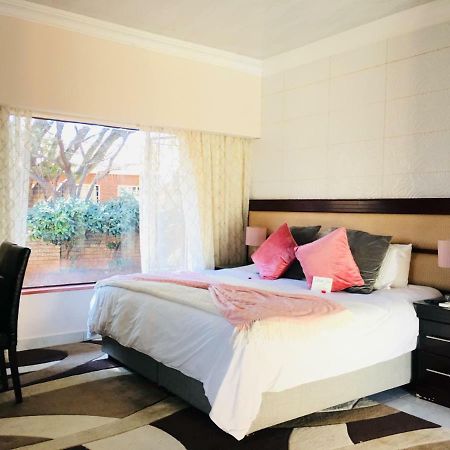 סנטוריון Riverton Manor מראה חיצוני תמונה