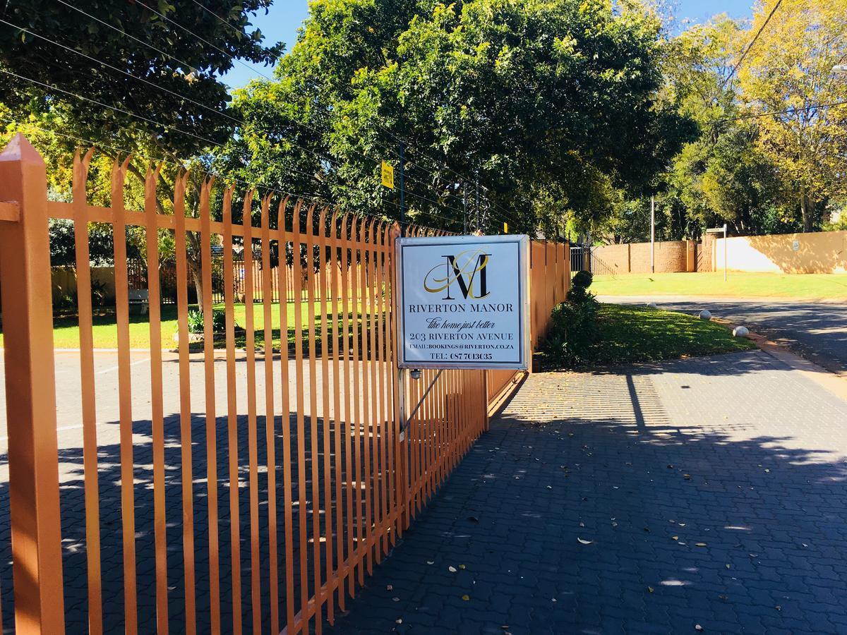 סנטוריון Riverton Manor מראה חיצוני תמונה